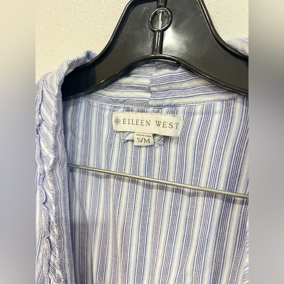 Eileen West Seersucker Robe Blue White Stripe Women’s Size Small / Medium - Picture 2 of 4